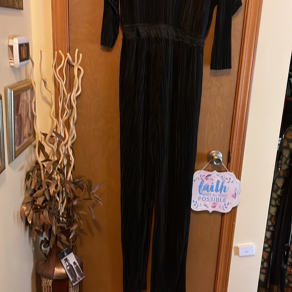 Jumpsuit - Picture 7 of 10